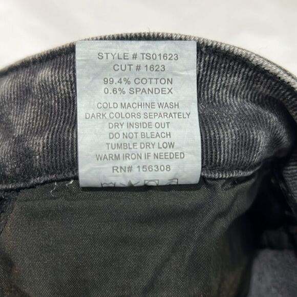 L.T.J. Letter To Juliet raw hem cutoff washed black denim jean shorts Large NWT - Picture 13 of 14